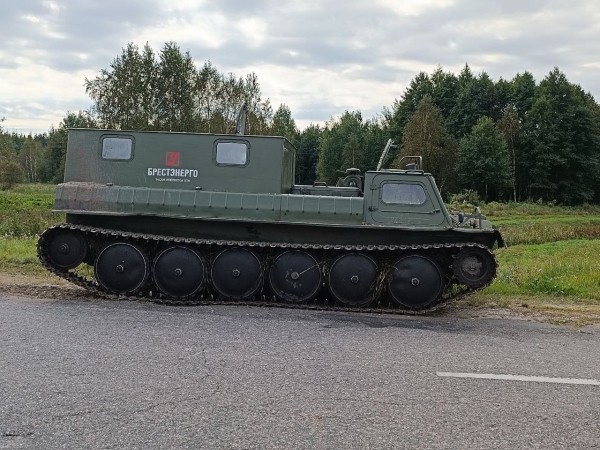 Смотрите, какой мощный вездеход используют в Пинских электросетях Смотрите, какой мощный вездеход используют в Пинских электросетях