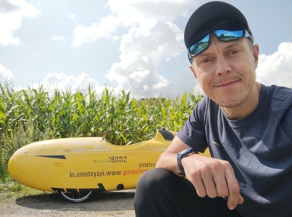 Крути педали! Белорус купил в Голландии веломобиль и вернулся на нём в Беларусь, проехав 1 600 км