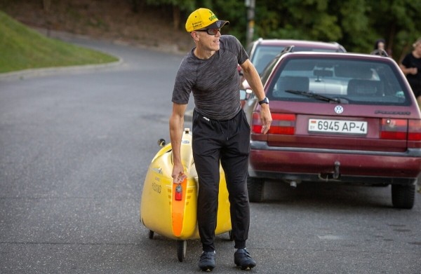 Крути педали! Белорус купил в Голландии веломобиль и вернулся на нём в Беларусь, проехав 1 600 км