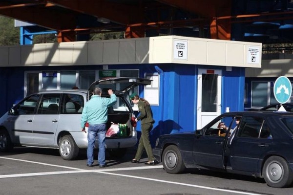 Совет ЕЭК рассмотрит вопрос о снижении лимита беспошлинного ввоза товаров