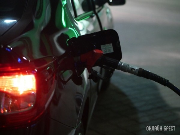 Эксперт объяснил, почему не стоит заливать бензин АИ-92 в современные авто Эксперт объяснил, почему не стоит заливать бензин АИ-92 в современные авто