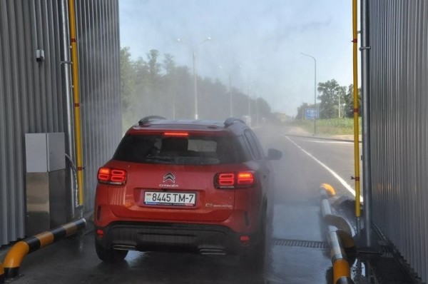 Дезинфекция транспорта на границе стала платной. Какие расценки? Дезинфекция транспорта на границе стала платной. Какие расценки?