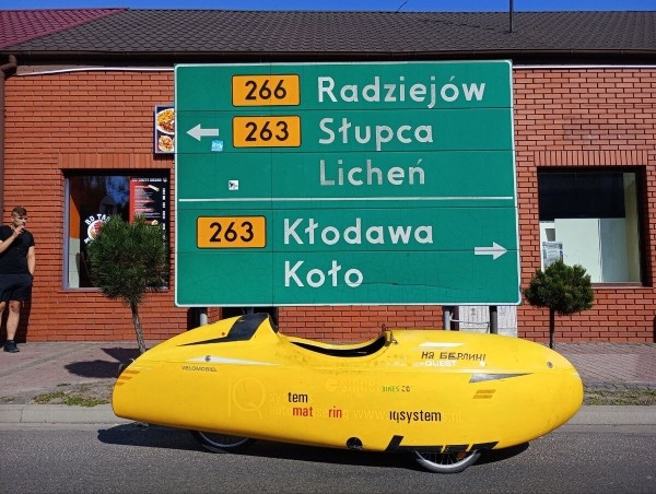 Крути педали! Белорус купил в Голландии веломобиль и вернулся на нём в Беларусь, проехав 1 600 км