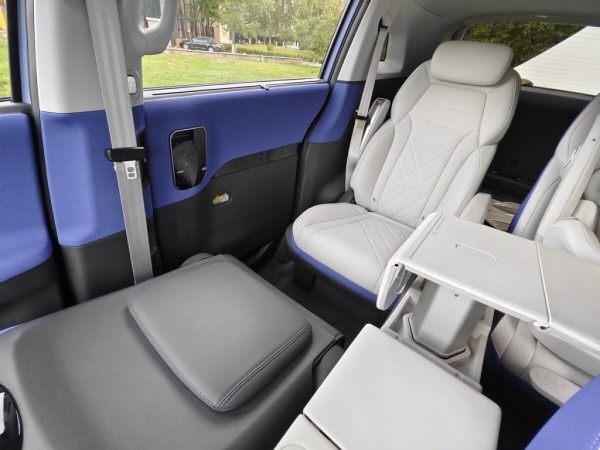 В продаже появилась машина специально для молодых мам. Вот сколько она стоит В продаже появилась машина специально для молодых мам. Вот сколько она стоит