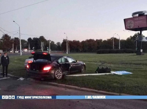 В Минске пьяный водитель Audi на скорости влетел в BMW на кольце – видео В Минске пьяный водитель Audi на скорости влетел в BMW на кольце – видео