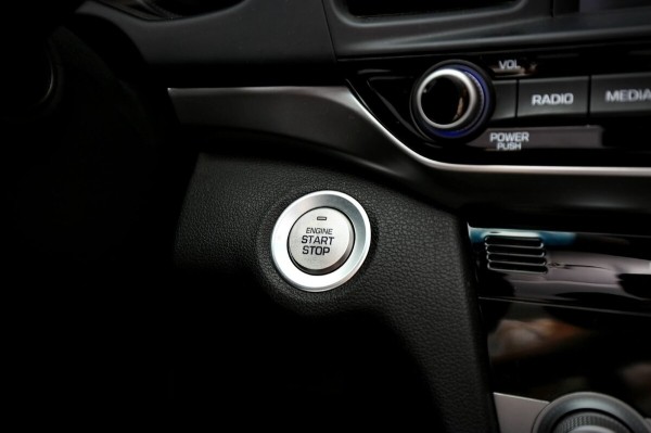 Как это — без бензина? Белорус пригнал из Кореи полностью газовый Hyundai Avante Как это — без бензина? Белорус пригнал из Кореи полностью газовый Hyundai Avante