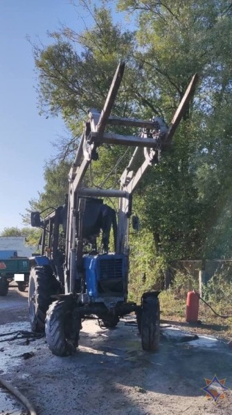 В Ивановском районе загорелся трактор