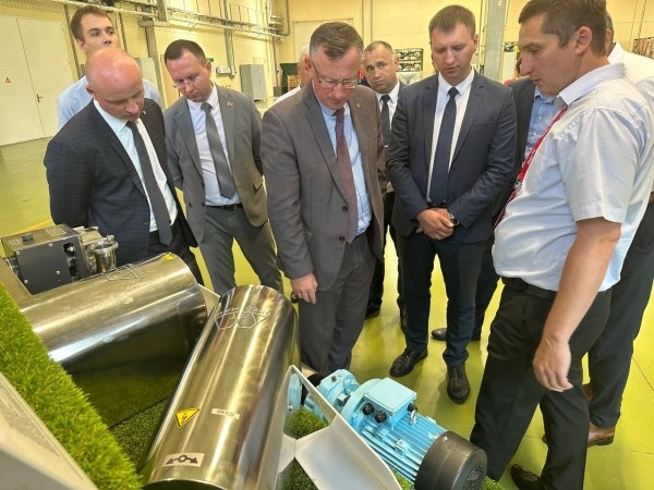 Заместитель министра промышленности Беларуси Александр Ефимов посетил Брест Заместитель министра промышленности Беларуси Александр Ефимов посетил Брест