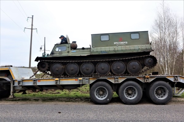 Смотрите, какой мощный вездеход используют в Пинских электросетях Смотрите, какой мощный вездеход используют в Пинских электросетях