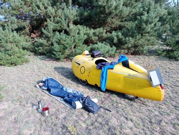 Крути педали! Белорус купил в Голландии веломобиль и вернулся на нём в Беларусь, проехав 1 600 км