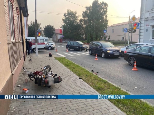 В Пинске произошло ДТП с участием авто и мото
