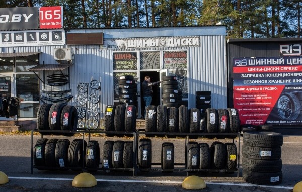 «В Германии они стоят 5 евро». Откровенный разговор с продавцом бэушных шин