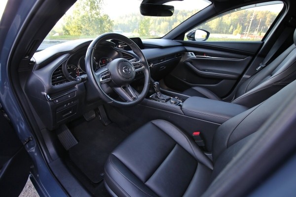 Тачка из США. Белорус восстановил полноприводный хетчбэк Mazda 3 — сколько стоил ремонт?