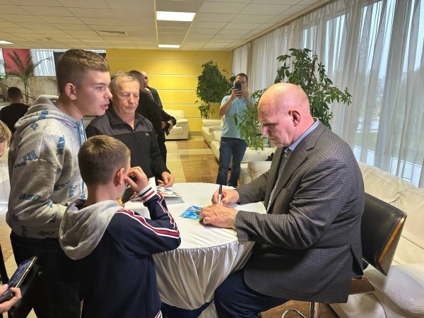 Знаменитый борец Александр Карелин посещает Брест Знаменитый борец Александр Карелин посещает Брест