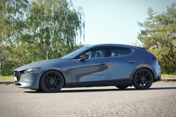 Тачка из США. Белорус восстановил полноприводный хетчбэк Mazda 3 — сколько стоил ремонт?