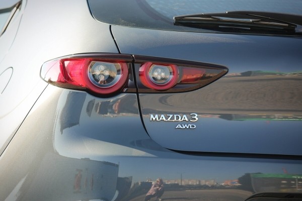 Тачка из США. Белорус восстановил полноприводный хетчбэк Mazda 3 — сколько стоил ремонт?