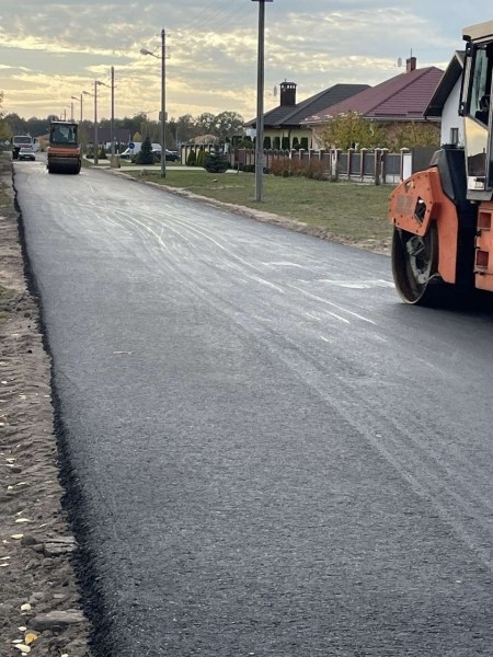 В Бресте ведутся работы по устройству асфальтобетонного покрытия на грунтовых улицах города В Бресте ведутся работы по устройству асфальтобетонного покрытия на грунтовых улицах города