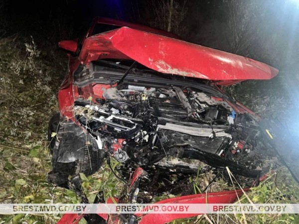 Серьезное ДТП произошло возле Бреста. Пострадали три человека Серьезное ДТП произошло возле Бреста. Пострадали три человека