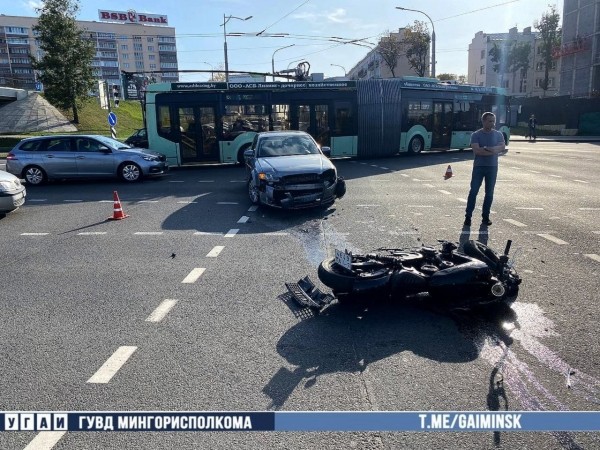 Мотоциклист записал видео ДТП со своим участием в Минске