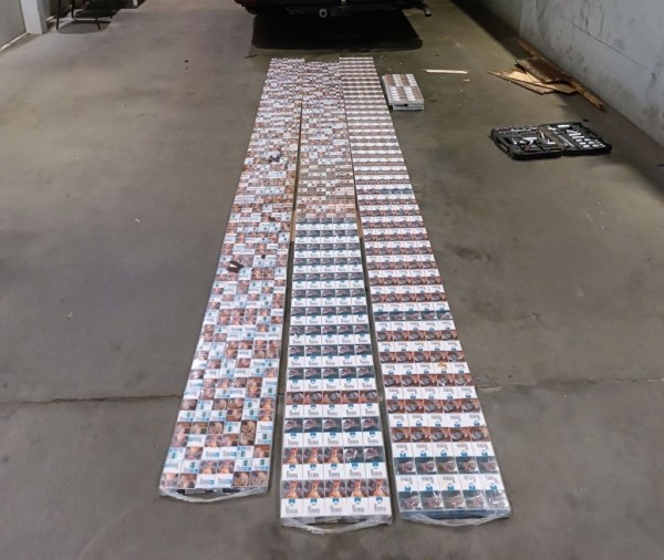 Литовцы нашли в белорусской маршрутке двойное дно. Не сложно догадаться, что было за дверцей Литовцы нашли в белорусской маршрутке двойное дно. Не сложно догадаться, что было за дверцей