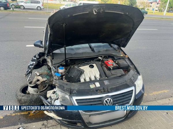 В Бресте водитель скрылся с места ДТП В Бресте водитель скрылся с места ДТП