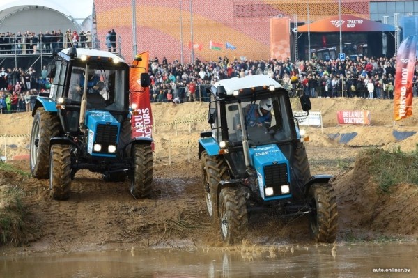 Такого вы еще не видели! Под Минском прошли гонки на тракторах