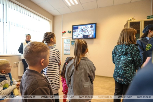 Для посещения нужен пропуск. Дети сотрудников Брестской таможни побывали на работе у своих родителей Для посещения нужен пропуск. Дети сотрудников Брестской таможни побывали на работе у своих родителей