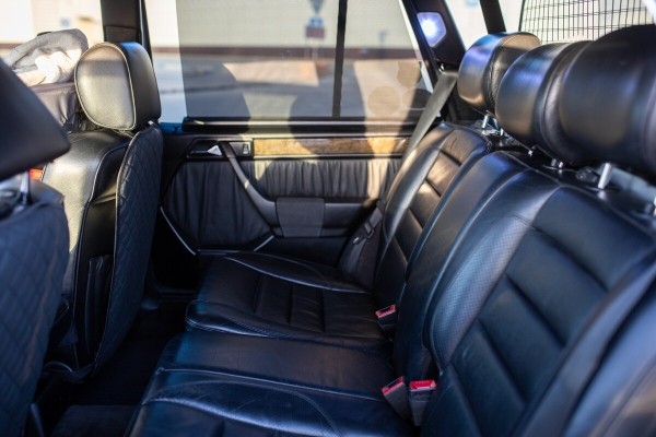 «Для меня она бесценна». Белорус восстановил 31-летний Mercedes-Benz (S124) до идеального состояния «Для меня она бесценна». Белорус восстановил 31-летний Mercedes-Benz (S124) до идеального состояния