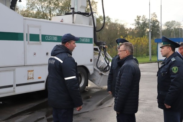 Работу пунктов пропуска «Козловичи» и «Брест» проинспектировал Председатель ГТК Владимир Орловский Работу пунктов пропуска «Козловичи» и «Брест» проинспектировал Председатель ГТК Владимир Орловский