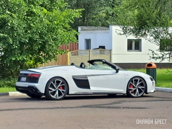 Налог на дорогие авто в Беларуси коснется 2,4 тыс. машин