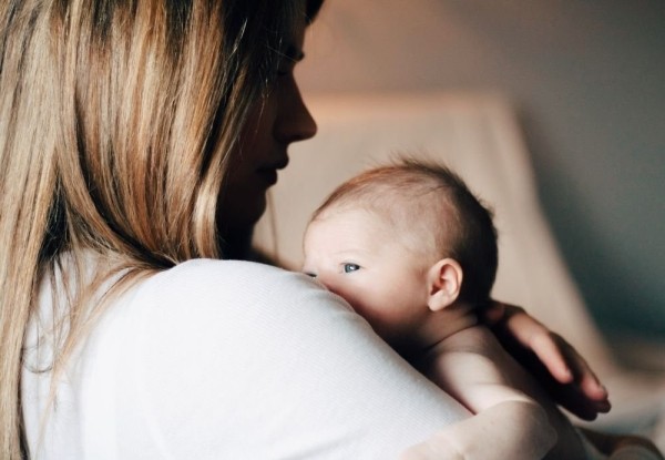 Чтиво для родителей. Минтруда выпустило брошюру, которую полезно почитать всем мамам и папам Чтиво для родителей. Минтруда выпустило брошюру, которую полезно почитать всем мамам и папам